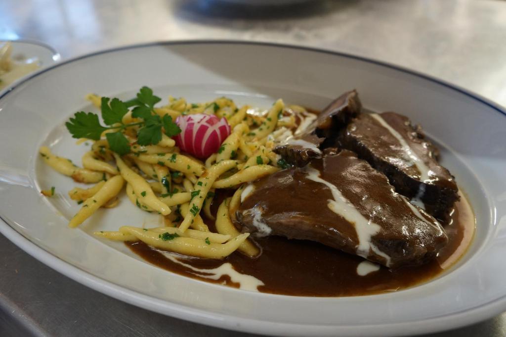 Der Obere Wirt Zum Queri Hotel Andechs Luaran gambar