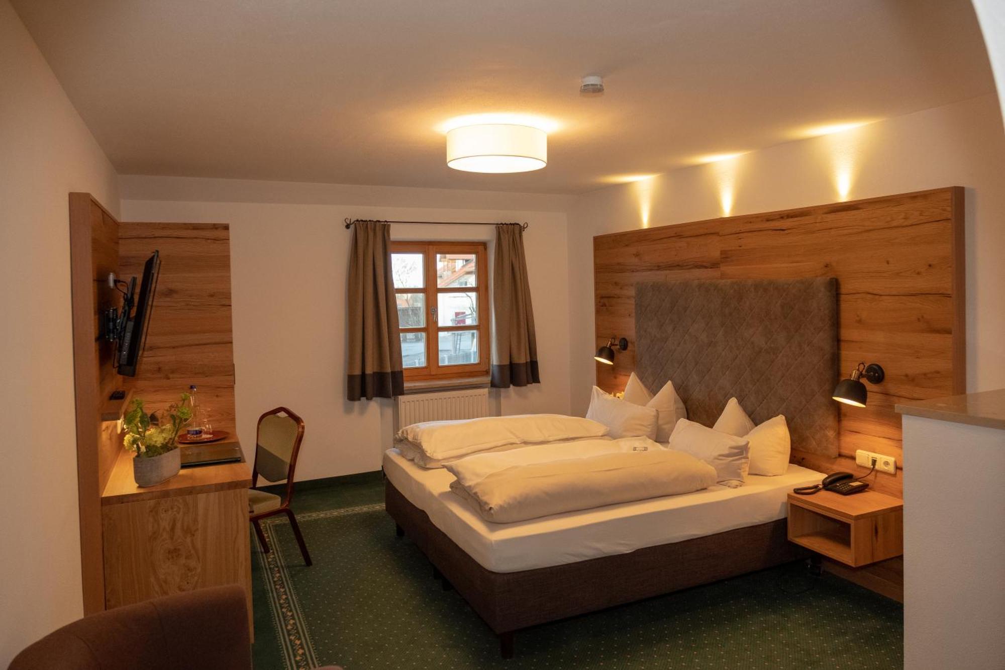 Der Obere Wirt Zum Queri Hotel Andechs Luaran gambar
